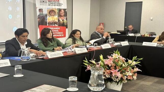 🤝 El alcalde provincial de Cajamarca Joaquin Ramírez Gamarra participa en la Sesión Descentralizada de la Comisión de Presupuesto y Cuenta General de la República, del Congreso de la República.