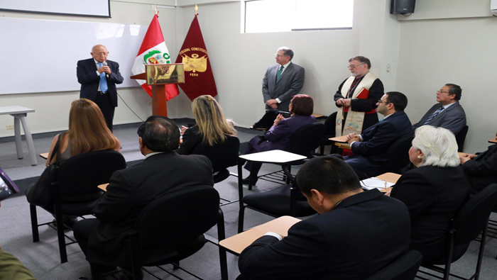 Centro de Estudios Constitucionales inauguró aula "Manuel Aguirre Roca"