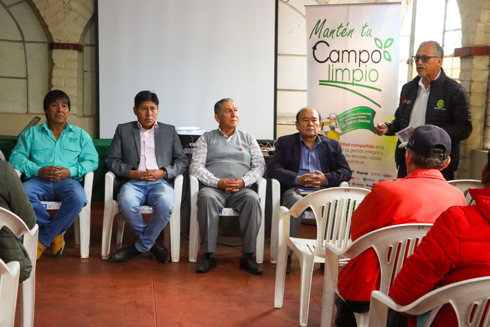 DRA Ayacucho promueve ciclo de conferencias por el Día de la Técnica Agraria. 
