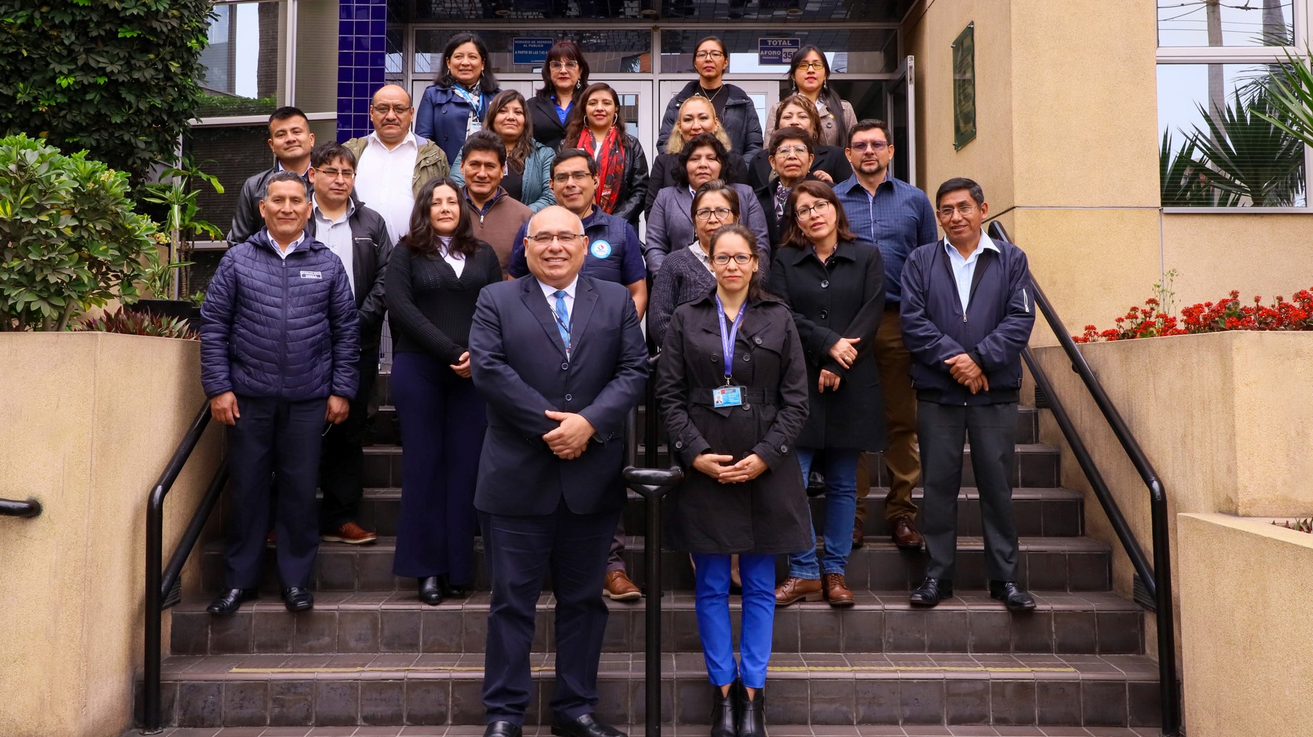 Dr. Garay y Dra. Soto junto a participantes del curso “Formación de Tutores ENSAP con mención en Epidemiología - nivel intermedio”.