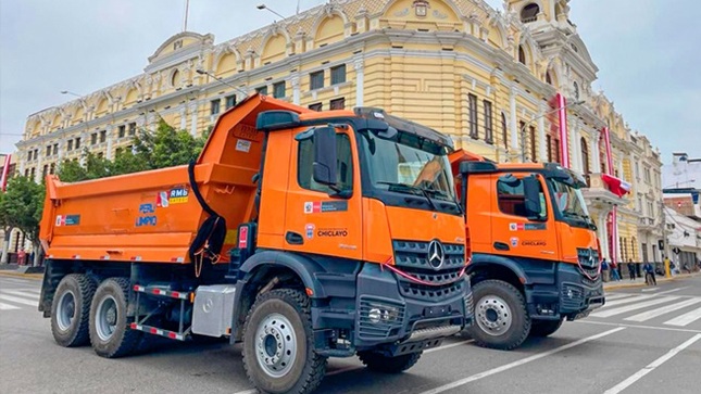 Minam entrega vehículos en nueve ciudades del país para la mejora en la gestión de residuos sólidos