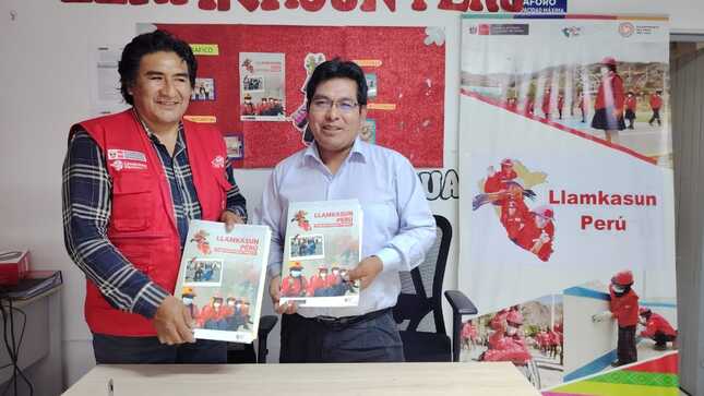 Firmal de Convenio con LLAMKASUN PERÚ