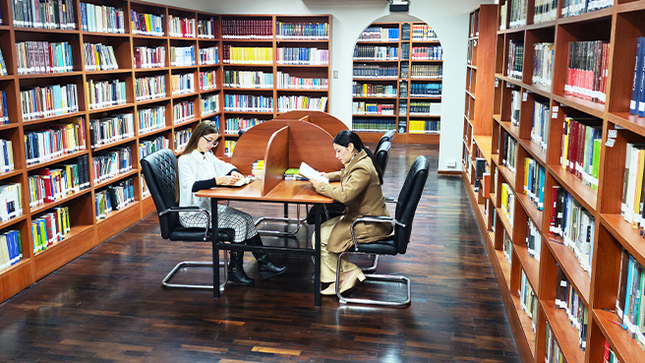 Centro de Estudios Constitucionales del Tribunal Constitucional pone a disposición de la ciudadanía una biblioteca con más de siete mil libros