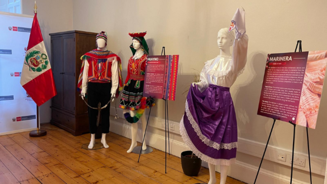 Embajada del Perú en Irlanda promueve tradiciones y multiculturalidad en exhibición “Peruvian Threads”