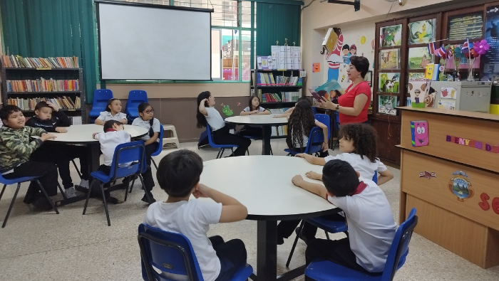 “Cuentacuentos peruanos”: Embajada del Perú en Costa Rica promociona la cultura nacional en colegios locales
