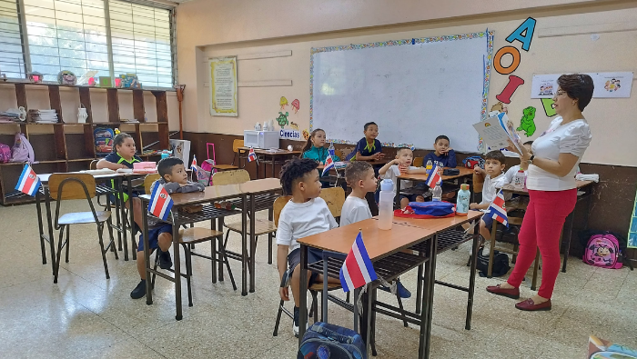 “Cuentacuentos peruanos”: Embajada del Perú en Costa Rica promociona la cultura nacional en colegios locales