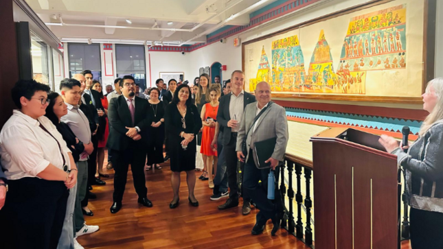 Consulado General del Perú en Boston inauguró la exhibición “Perú-Bicentenario 2024” en museo de la Universidad de Harvard 