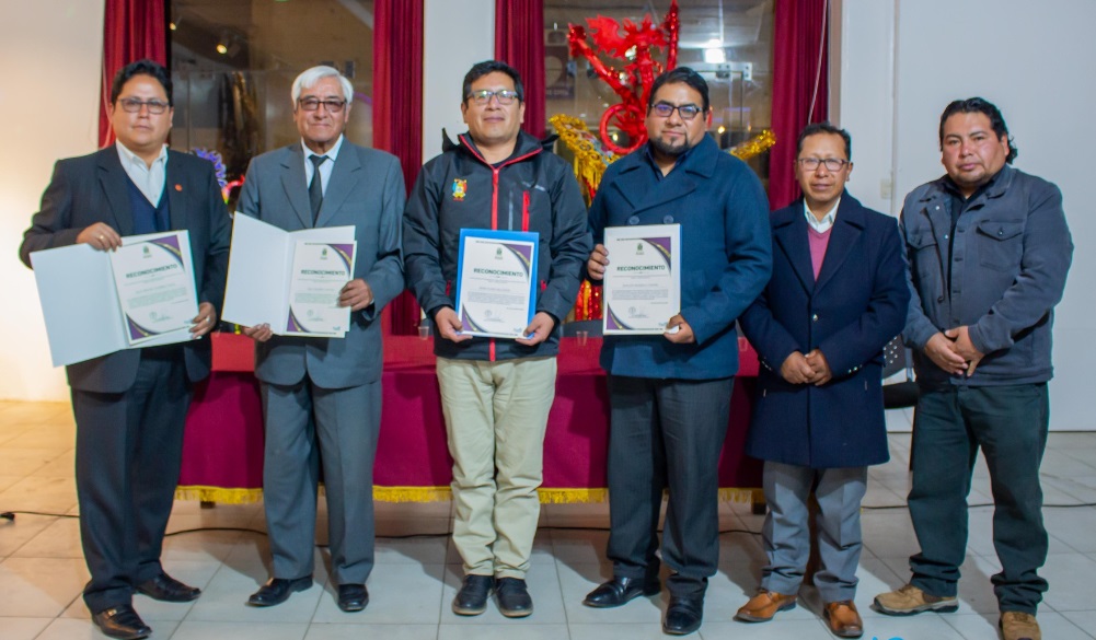 Municipalidad de Puno reconoce trayectoria de destacados promotores culturales