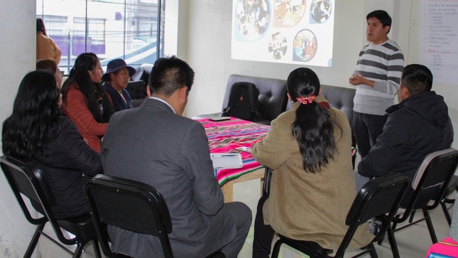 Municipalidad de Puno y andina couture unen esfuerzos para apoyar a madres artesanas con bajos recursos