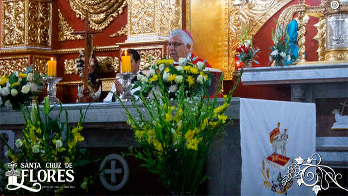 Santa Cruz de Flores recibe la visita del Monseñor Ricardo García para una emotiva misa de confirmación