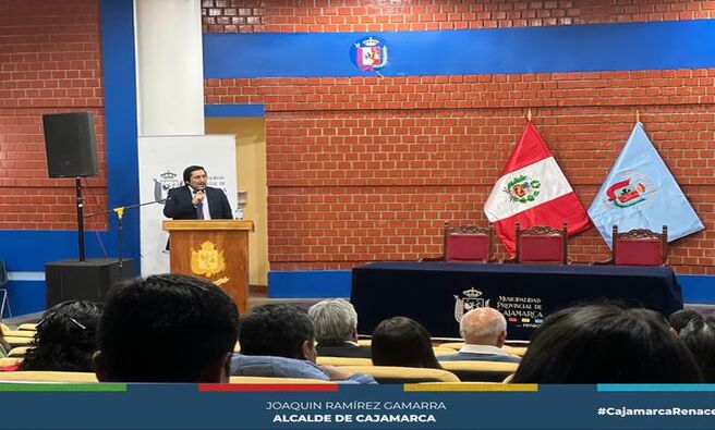🏛La Municipalidad Provincial de Cajamarca, a través de su Oficina General de Gestión de Recursos Humanos, llevó a cabo una capacitación sobre el curso de actualización "SIAF – SIGA". Este curso estuvo dirigido a funcionarios y personal administrativo con influencia en el registro del sistema.
📚 La capacitación permanente del personal que labora en la comuna local es fundamental para brindar un mejor servicio a la población. Por ello, la Oficina General de Recursos Humanos continúa ejecutando estos cursos de manera constante, con el objetivo de fortalecer las capacidades de los colaboradores de la institución.