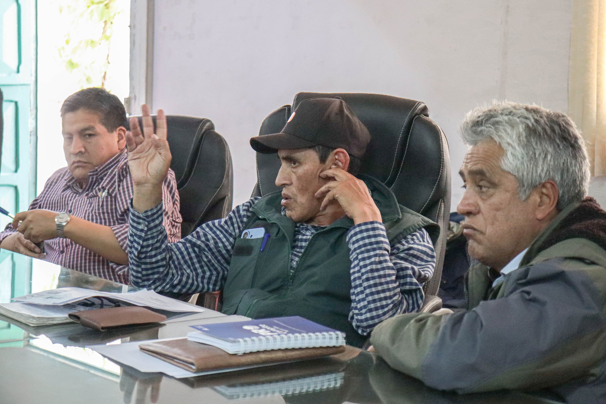Fotografía de la participación activa de los integrantes de la Comisión Interregional de Agricultura.