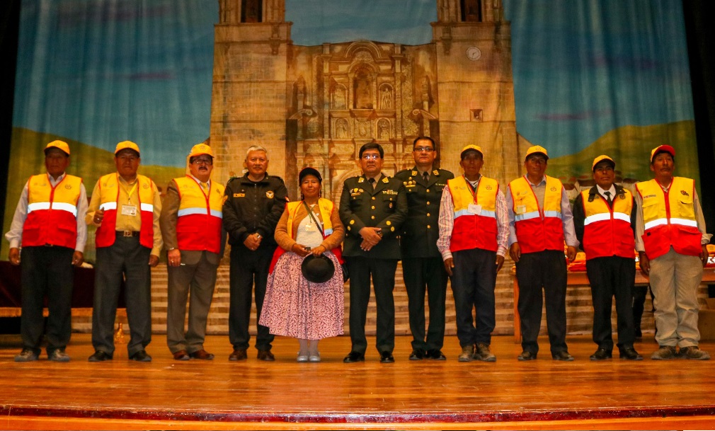 Municipalidad de Puno participa activamente en la juramentación masiva de juntas vecinales de comisarías rurales de la comisaría sectorial