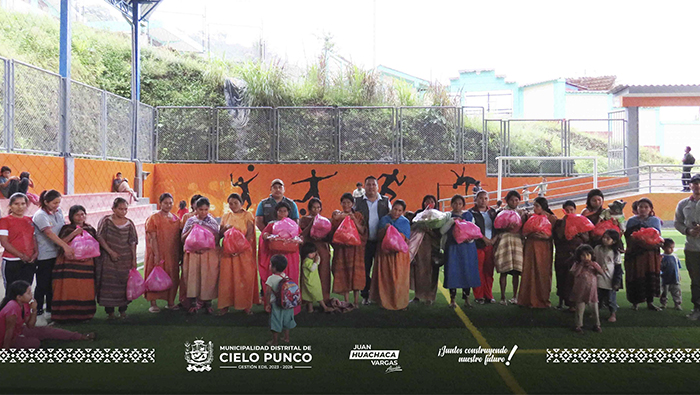 Por el “Día de la Madre” rinden merecido homenaje a las madres en el distrito de Cielo Punco