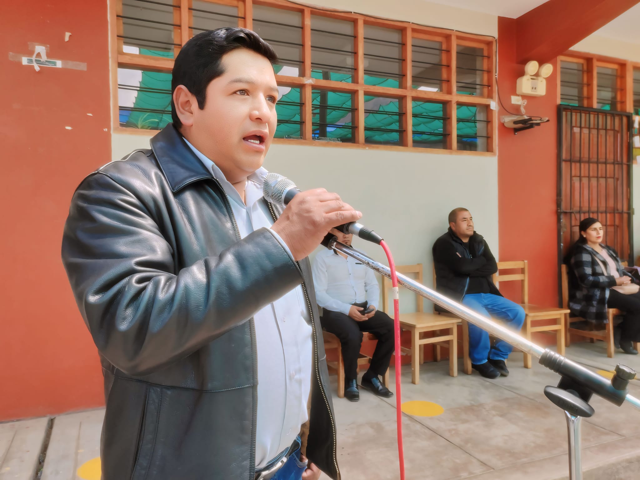 Fotografía del Alcalde Hablando