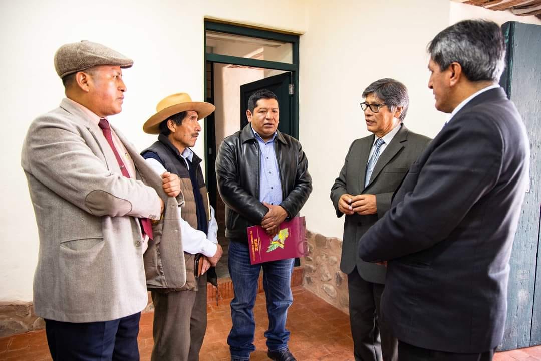 Reunión de funcionarios de la La Municipalidad Distrital de Zurite y la Universidad Nacional de Arte Diego Quispe Tito