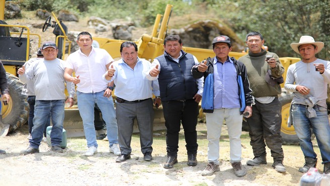 Avanzan trabajos de mantenimiento vial en acceso hacia la Laguna Radián