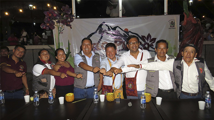 Fue la autoridad edil, quien lideró el recibimiento y solicitó al congresista brindar el apoyo durante las gestiones que se realice en la Ciudad de Lima