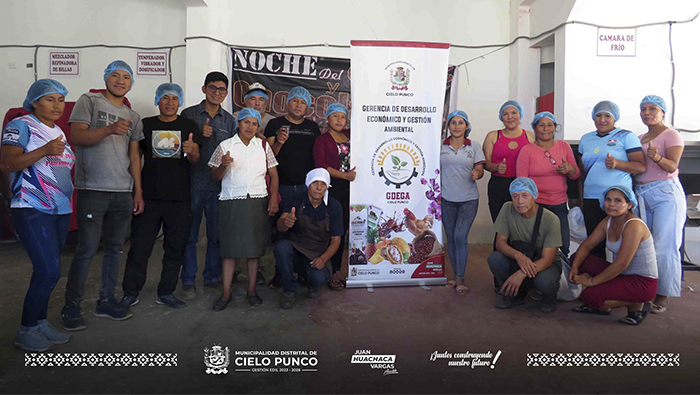 La capacitación consistió en conocer el proceso de preparación del café desde el descascarrillado, seleccionador de granos, tostadora y moledora