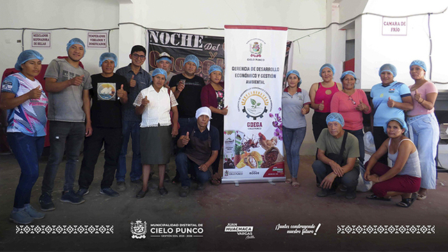 La capacitación consistió en conocer el proceso de preparación del café desde el descascarrillado, seleccionador de granos, tostadora y moledora