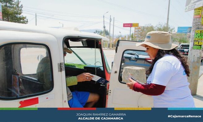 🗣️ La municipalidad provincial de Cajamarca, a través de la coordinación de Renace Mujer y Familia, se unió a la conmemoración del Día de la Trata Contra las Personas. Se realizaron sensibilizaciones en diversos sectores de la ciudad, como mercados y la municipalidad, distribuyendo material informativo para crear conciencia sobre este tema crucial.