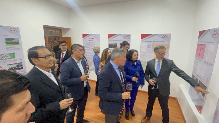Cancillería Cusco y Embajada de Suiza en el Perú inauguran muestra fotográfica y documental “Perú y Suiza: 140 años juntos”