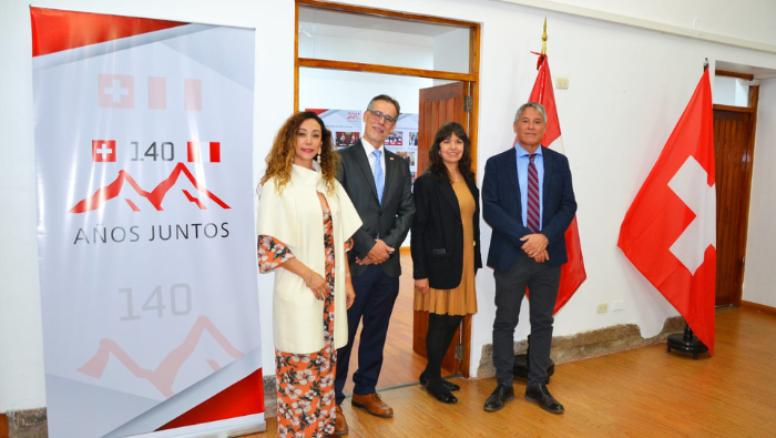 Cancillería Cusco y Embajada de Suiza en el Perú inauguran muestra fotográfica y documental “Perú y Suiza: 140 años juntos”