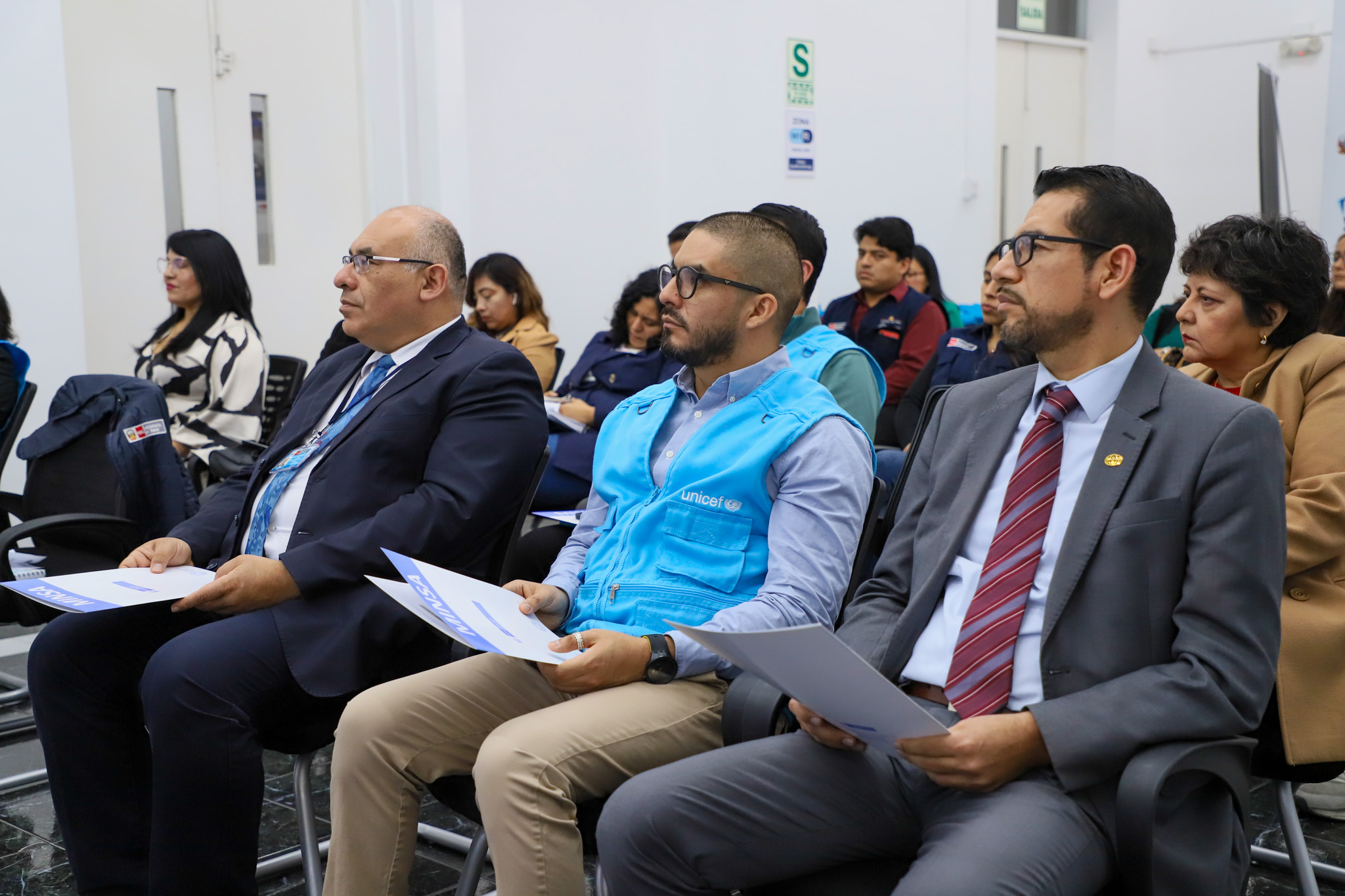 (De izquierda a derecha) Dr. José Rodolfo Garay Uribe, Director General de la Escuela Nacional de Salud Pública; Dr. Carlos Zegarra, Especialista de salud de UNICEF Perú; Lic. Daniel Villar Espinoza, Director de Bienestar integral y Fundraising en ADRA PERÚ.