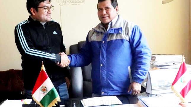 ALCALDE de Ichuña se reunió con Equipo Administrativo de Constructora que realizara trabajos de asfaltado en tramos MO 103, MO 105