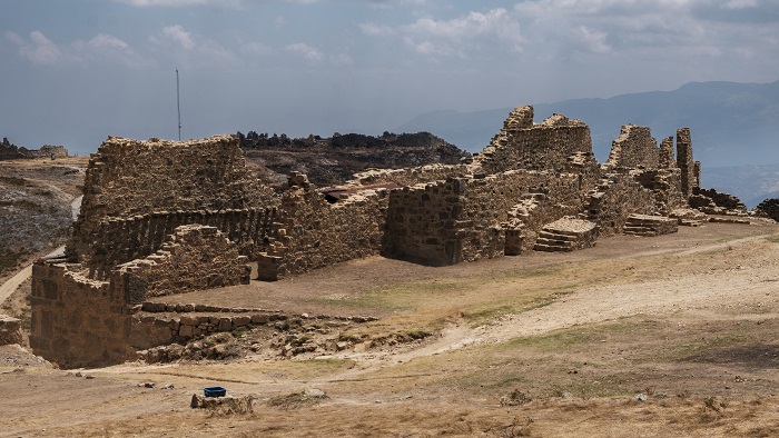 Trabajos de investigacióny conservación en la Muralla Oeste de Marcahuamachuco