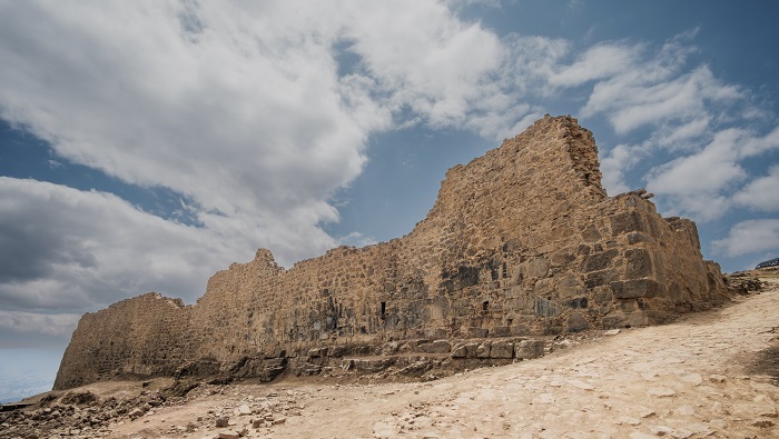 Trabajos de investigacióny conservación en la Muralla Oeste de Marcahuamachuco