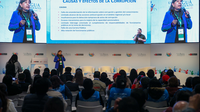 Ana Talavera expone sobre la lucha contra la corrupción en el MVCS.