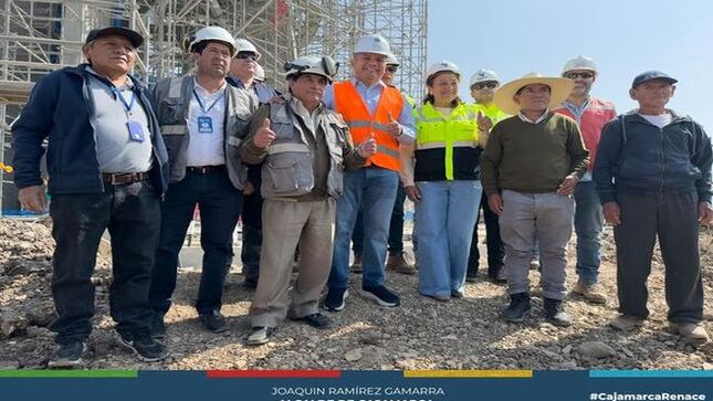 🙋‍♂️Hace unos instantes nuestro Alcalde Joaquin Ramírez Gamarra supervisó el nuevo pozo tubular y tanque elevado del Qhapaq Ñan, el cual ya se ha puesto en funcionamiento y beneficiará con agua potable de calidad a todos los vecinos aledaños, ayudando así de manera sustancial a que más familias puedan beneficiarse con el vital líquido elemento las 24 horas del día, los siete días de la semana.
🌊 Hemos puesto en funcionamiento esta gran obra al servicio de todos los ciudadanos, que en tiempo de estiaje es de suma importancia para mejorar la calidad de vida de todos los Cajamarquinos.