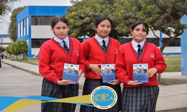 Se contó con la participación de 267 alumnos de cuarto y quinto año de secundaria de la Institución Educativa Parroquial Santa Rosa de Lima.