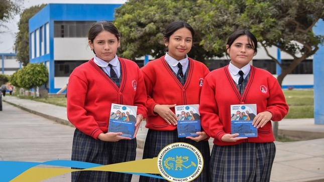 Se contó con la participación de 267 alumnos de cuarto y quinto año de secundaria de la Institución Educativa Parroquial Santa Rosa de Lima.