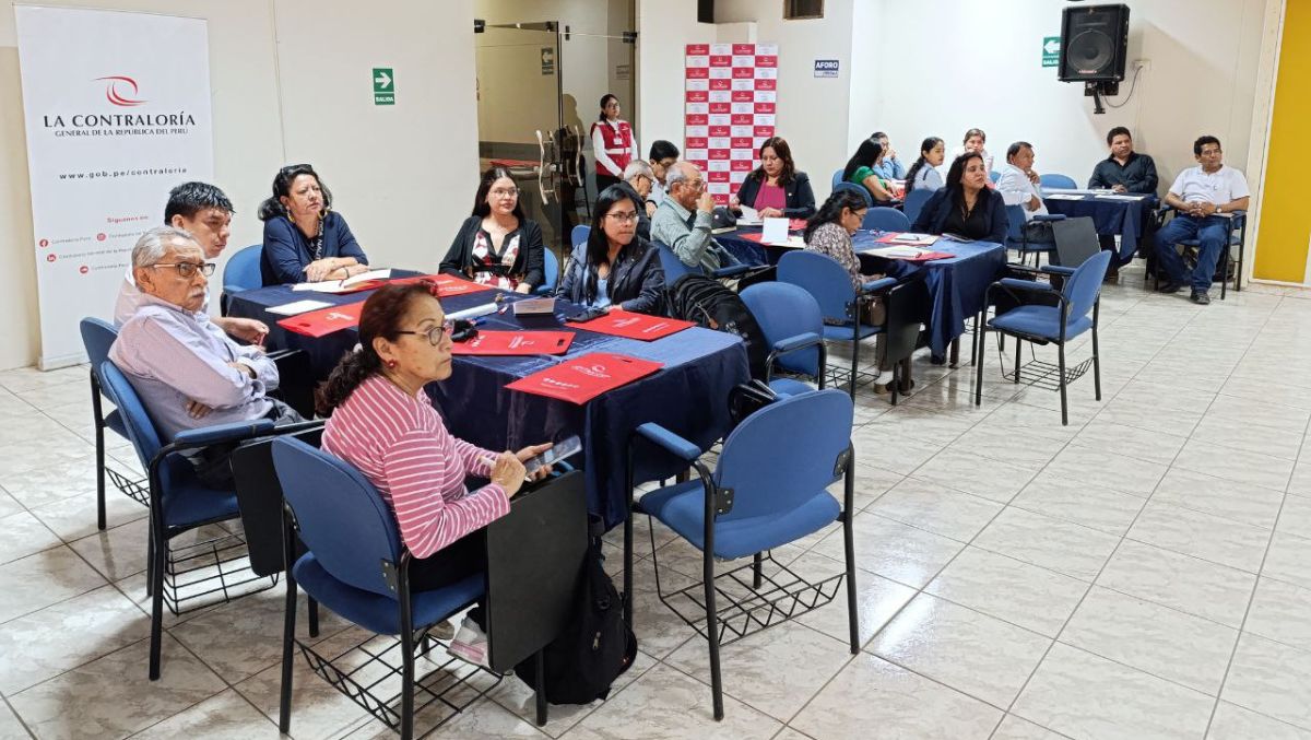Piura. - La Contraloría General convocó a representantes de la sociedad civil organizada piurana para participar del taller informativo denominado “El control social en tus manos”, con el objetivo de fortalecer sus capacidades sobre las competencias y rol de esta entidad, las herramientas informáticas para la búsqueda de información, los mecanismos de participación ciudadana y su contribución al control gubernamental.