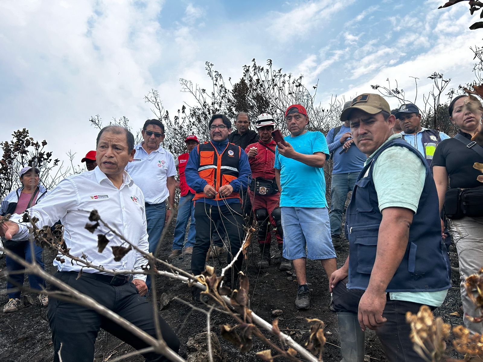Ministro Maurate supervisa acciones de respuesta ante incendios forestales en región Junín