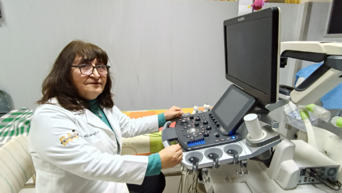 En el Servicio de Cardiología se realizan diversos exámenes como electrocardiogramas (20 por día), ecocardiogramas (15 al día), angiografía, Holter (entre 1 y 2 pacientes diario), y otros, precisó la Dra. Silvia Alegre.