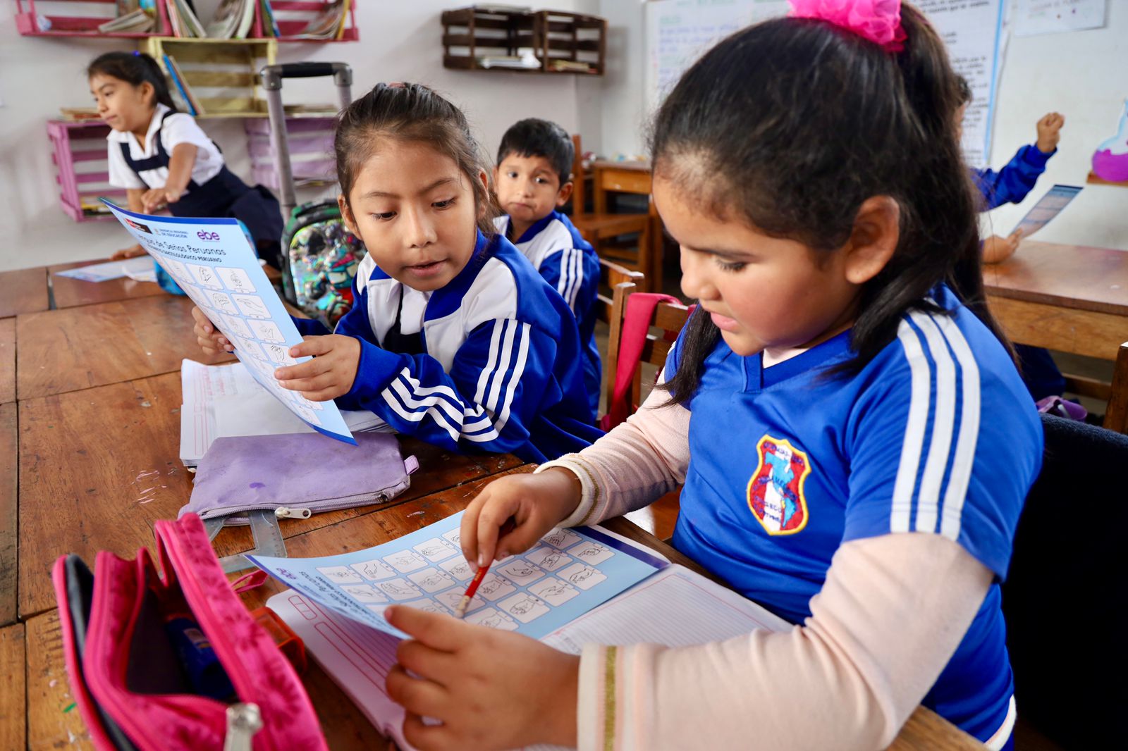 2880 estudiantes recibirán enseñanzas del lenguaje de señas peruanas