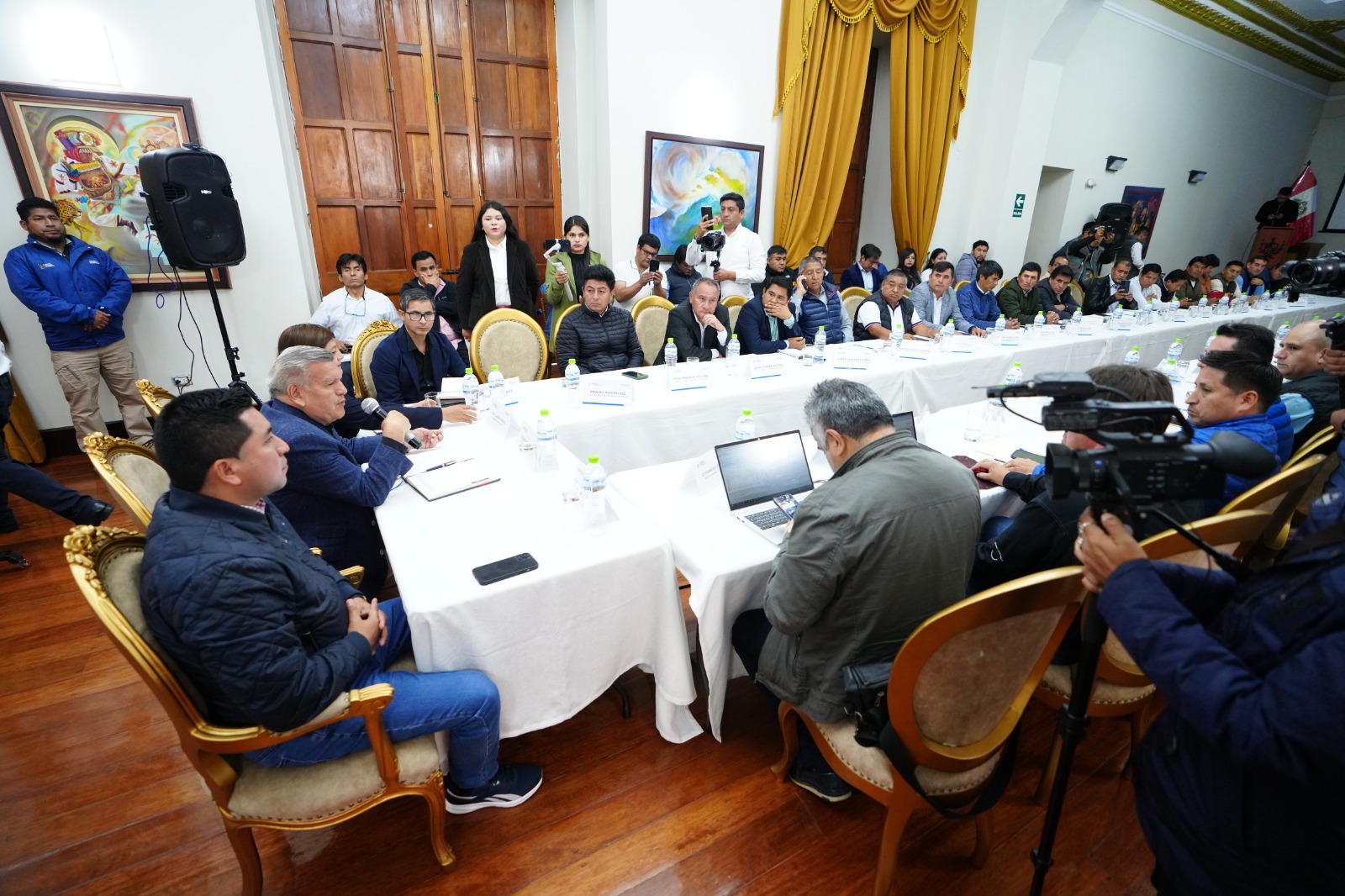 Otras 35 municipalidades recibirán del gore 120 millones de soles para obras