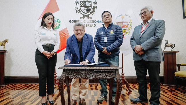 Gore y Municipalidad de Salaverry firman convenio para la planificación urbana de la ciudad Satélite