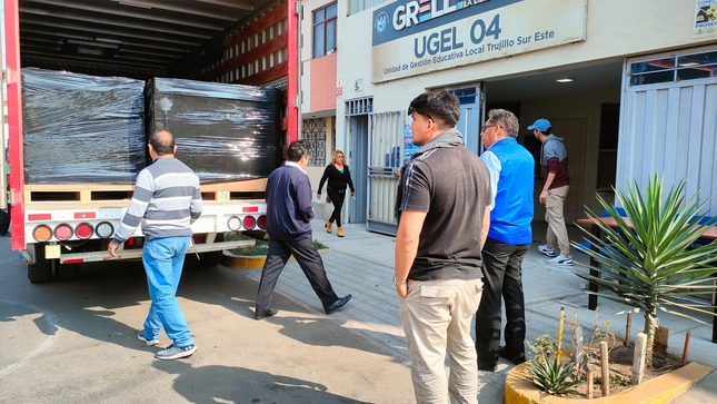 Gore La Libertad continúa con distribución de laptops a Ugeles