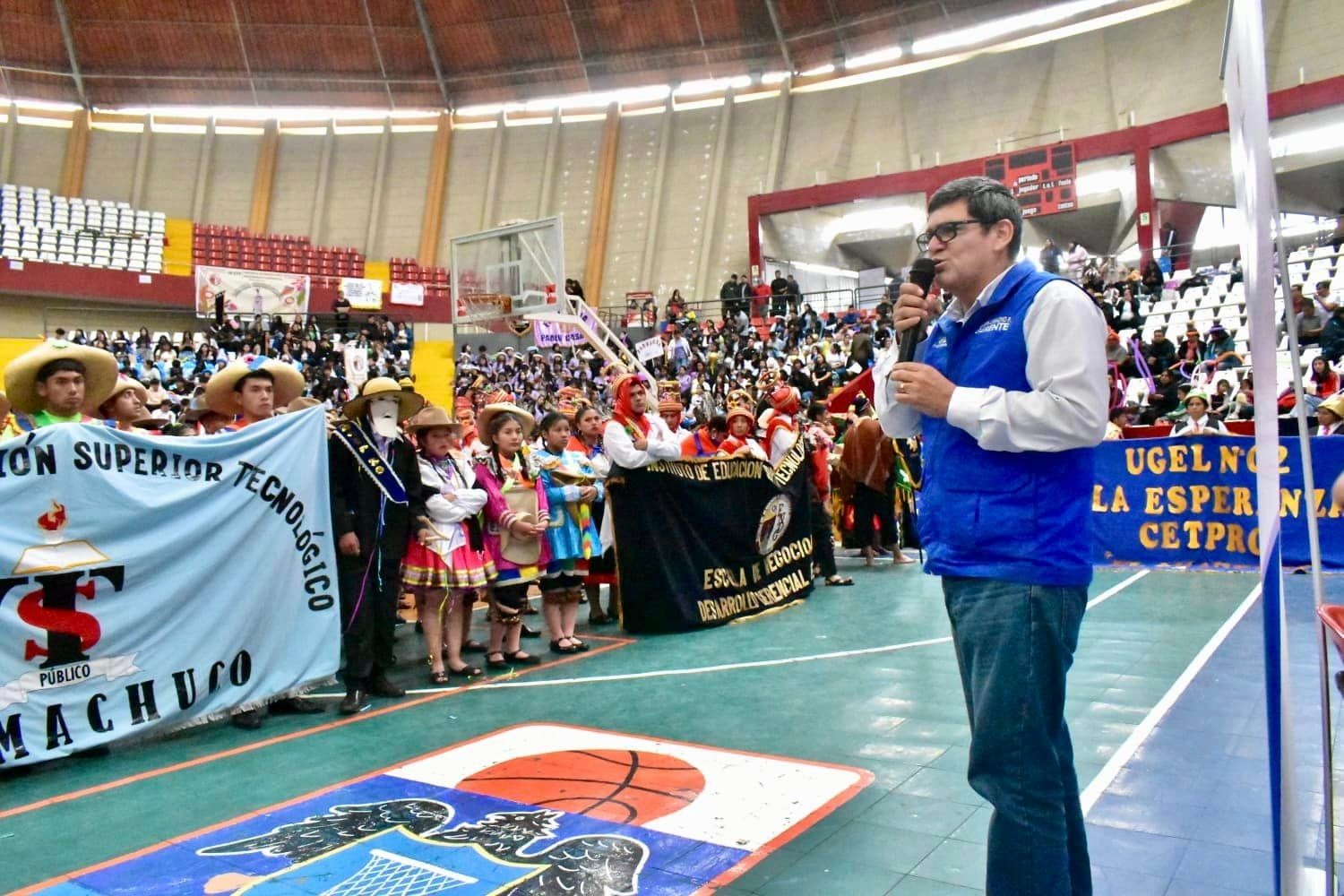 Fiesta cultural integró a más de 2 mil estudiantes