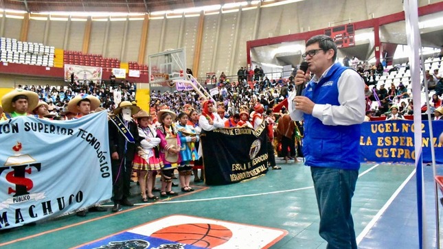 Fiesta cultural integró a más de 2 mil estudiantes