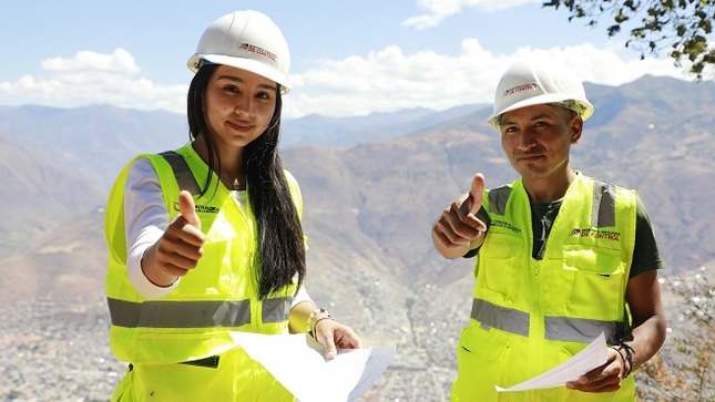 Lima.- La Contraloría General de la República, promoviendo el control social, convoca a la ciudadanía a formar parte del programa “Monitores Ciudadanos de Control” para participar en las veedurías a la ejecución de obras públicas, contrataciones de bienes y servicios e intervenciones que involucren recursos públicos, así como en el cumplimiento de las normas legales. Este mecanismo de participación ciudadana complementa los esfuerzos del control gubernamental, mediante la vigilancia ciudadana en entidades, obras y servicios públicos.