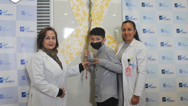 INEN se une a la lucha contra el cáncer infantil con acto simbólico del campanazo