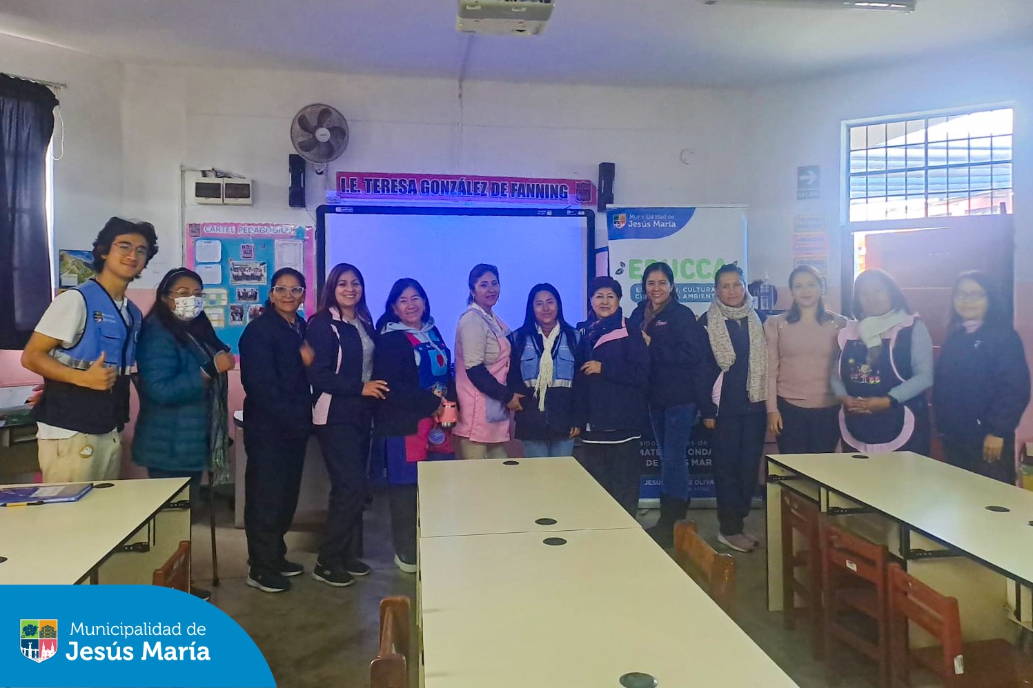 Como parte de la Promotoría Ambiental Escolar, visitamos la I.E. Teresa González de Fanning para capacitar a sus docentes sobre el cuidado del medio ambiente. 🌱
Cada paso cuenta para construir un distrito más sostenible y responsable con nuestro planeta.