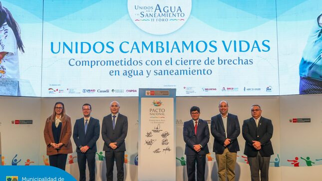 El alcalde Jesús Gálvez participó en la inauguración del II Foro “Unidos por el Agua y Saneamiento”, organizado por el Ministerio de Vivienda Perú . Una jornada que reunió a líderes nacionales e internacionales con un solo objetivo: hacer del acceso al agua y saneamiento un derecho garantizado para toda la población peruana. 💪🚰
Desde Jesús María, seguimos trabajando para impulsar propuestas que lleven soluciones reales a cada comunidad. ¡El agua es vida, y es un derecho de todos!