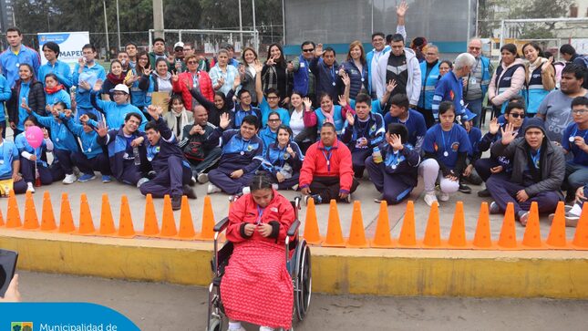 El Estadio Micky Rospigliosi se llenó de energía, sonrisas y espíritu de superación con nuestros queridos beneficiarios de la Oficina Municipal de Atención a las Personas con Discapacidad. 💪❤️
Una fiesta deportiva donde cada paso y cada esfuerzo nos demostró que no hay límites cuando se trata de vivir con pasión. 🏃‍♀️🙌
📸 ¡Mira aquí las mejores fotos de este gran evento!