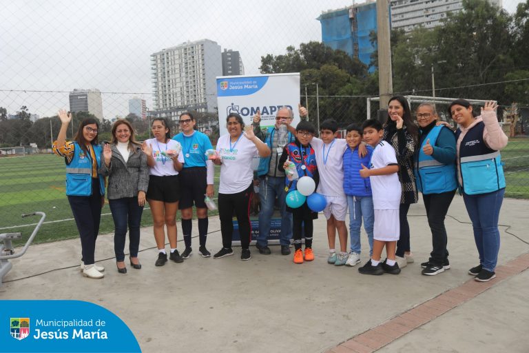 El Estadio Micky Rospigliosi se llenó de energía, sonrisas y espíritu de superación con nuestros queridos beneficiarios de la Oficina Municipal de Atención a las Personas con Discapacidad. 💪❤️
Una fiesta deportiva donde cada paso y cada esfuerzo nos demostró que no hay límites cuando se trata de vivir con pasión. 🏃‍♀️🙌
📸 ¡Mira aquí las mejores fotos de este gran evento!